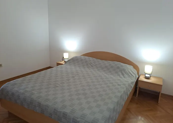 Apartman Zarok 2 *